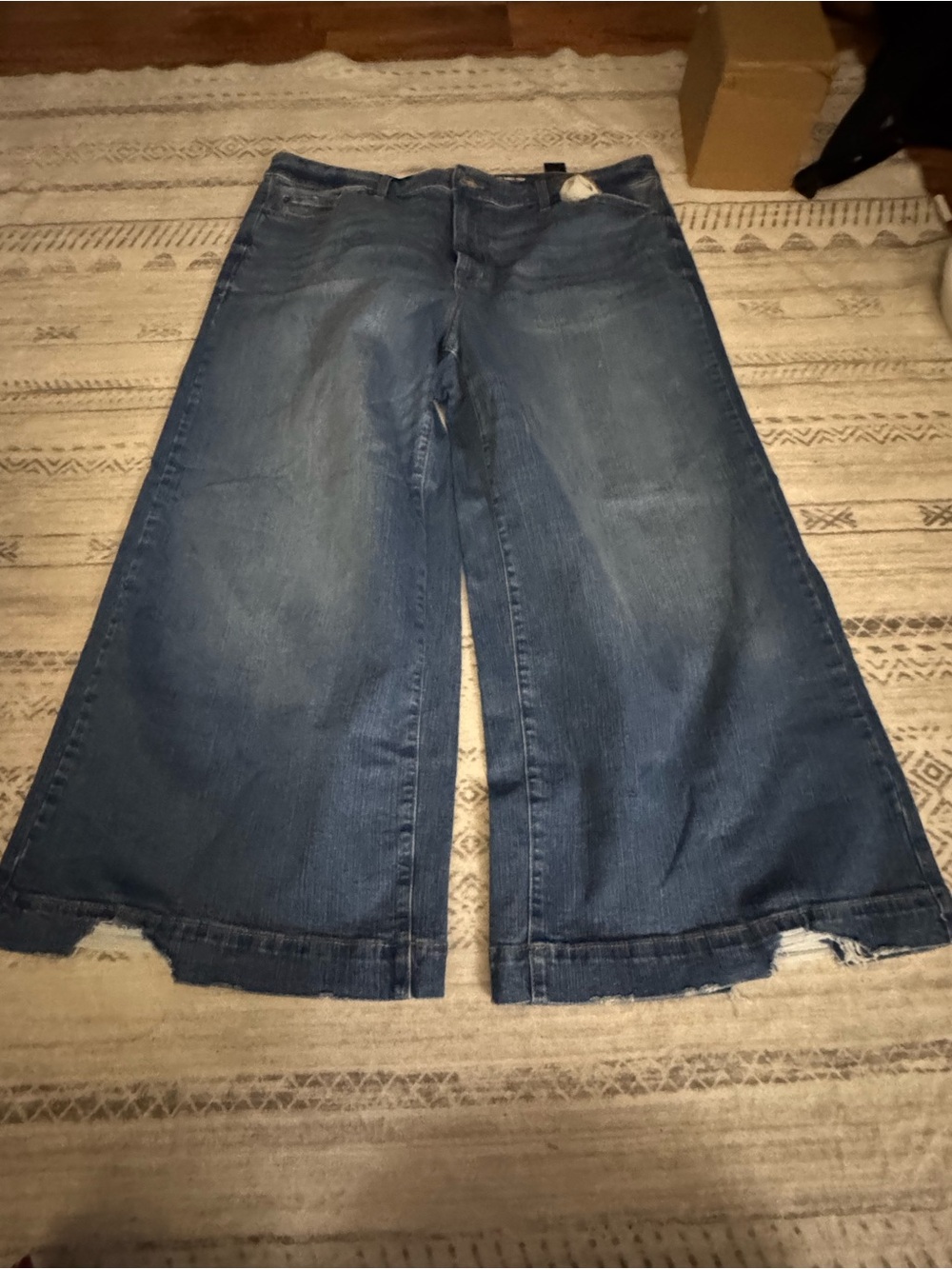 Brand new with tags Torrid high rise wide leg ankle crop 20